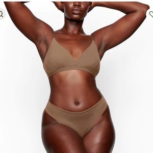 Skims Crossover Bralette